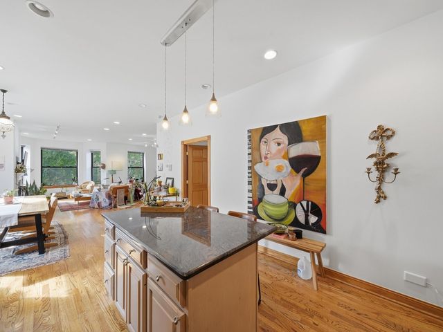 3244 W Potomac Avenue, Chicago, IL 60651