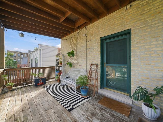 3244 W Potomac Avenue, Chicago, IL 60651
