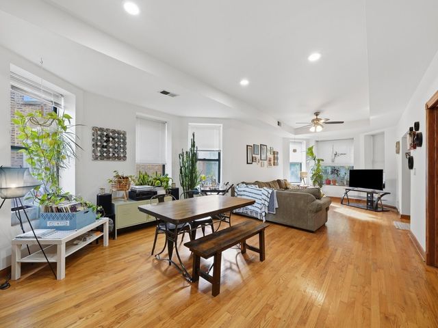 3244 W Potomac Avenue, Chicago, IL 60651