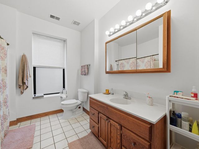 3244 W Potomac Avenue, Chicago, IL 60651
