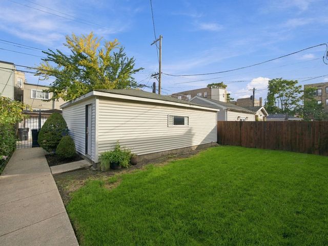 3244 W Potomac Avenue, Chicago, IL 60651