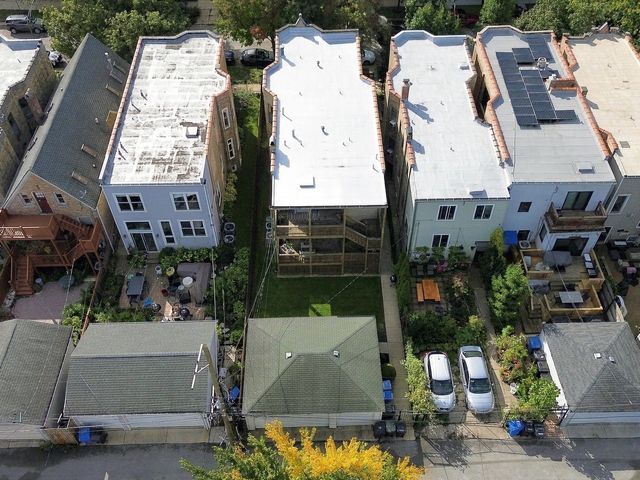 3244 W Potomac Avenue, Chicago, IL 60651