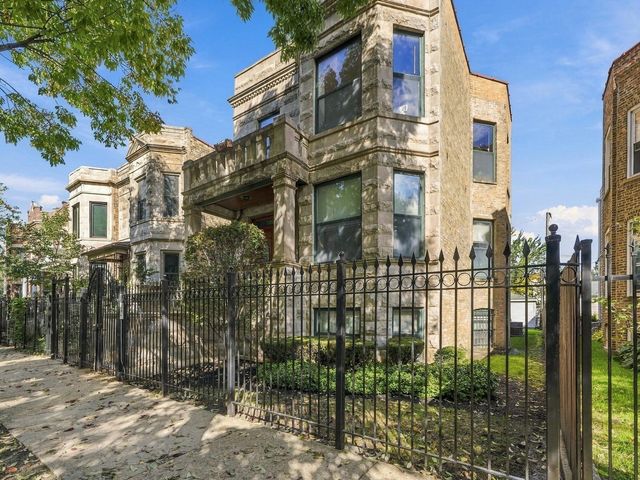 3244 W Potomac Avenue, Chicago, IL 60651