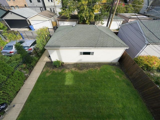 3244 W Potomac Avenue, Chicago, IL 60651