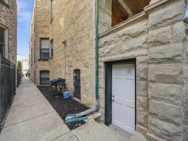 3244 W Potomac Avenue, Chicago, IL 60651