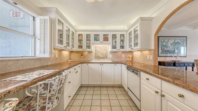 9393 MIDNIGHT PASS ROAD P4, Sarasota, FL 34242