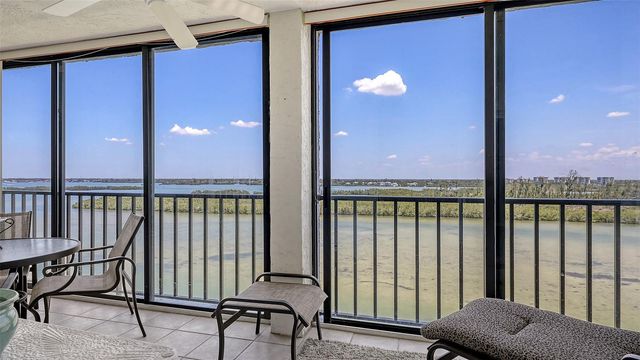 9393 MIDNIGHT PASS ROAD P4, Sarasota, FL 34242