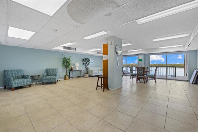 9393 MIDNIGHT PASS ROAD P4, Sarasota, FL 34242