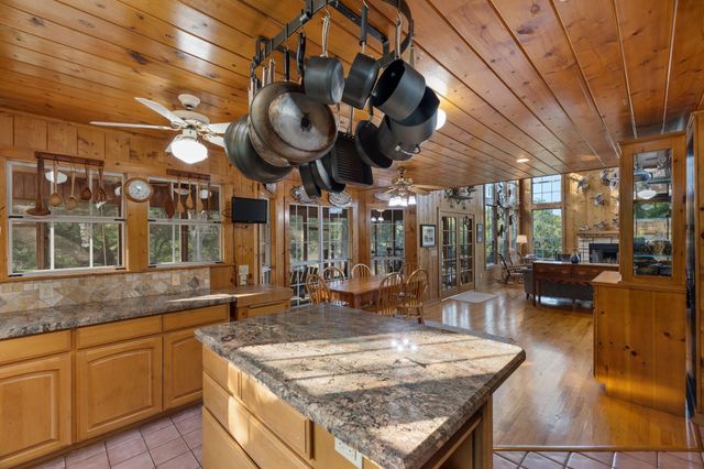 4102 Fm 1862, Blessing, TX 77419