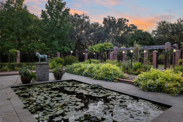 4102 Fm 1862, Blessing, TX 77419