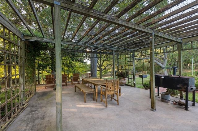 4102 Fm 1862, Blessing, TX 77419