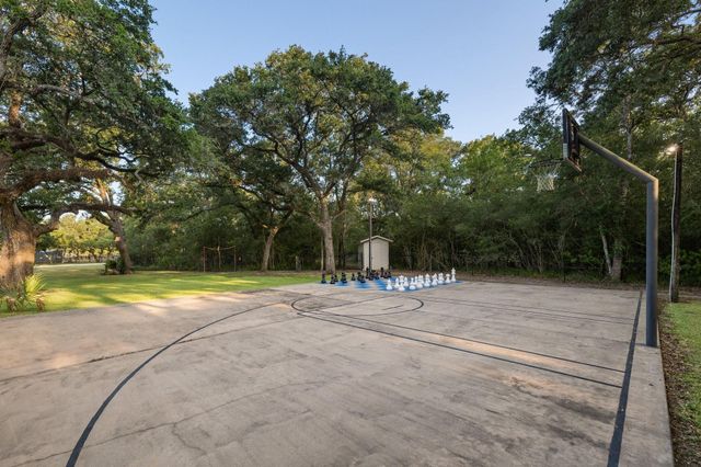 4102 Fm 1862, Blessing, TX 77419