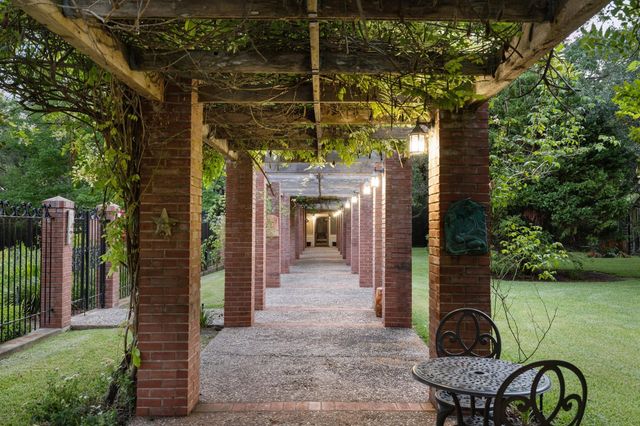 4102 Fm 1862, Blessing, TX 77419