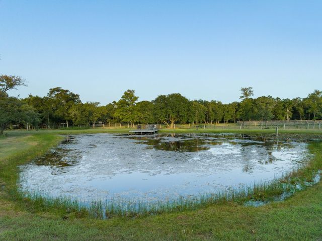 4102 Fm 1862, Blessing, TX 77419