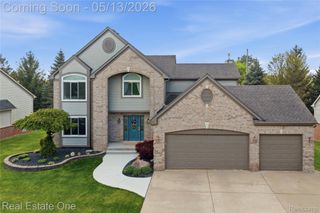 1031 Crestwood Court, South Lyon, MI 48178