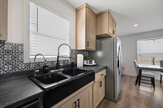 2120 Bowie St, Midland, TX 79705