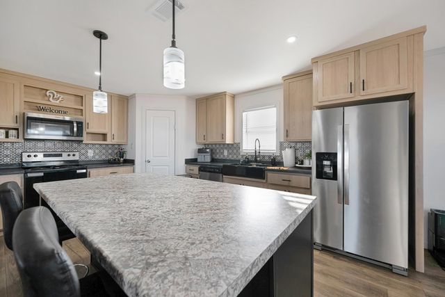 2120 Bowie St, Midland, TX 79705