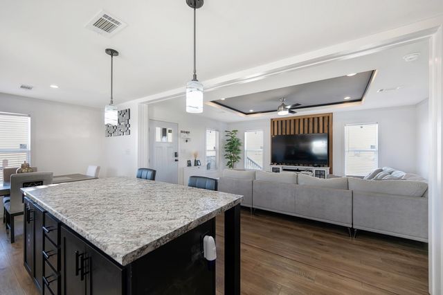 2120 Bowie St, Midland, TX 79705