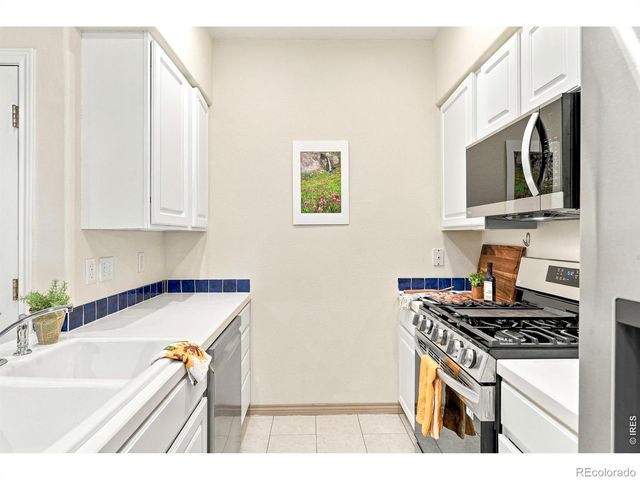 818 S Terry Street 101, Longmont, CO 80501