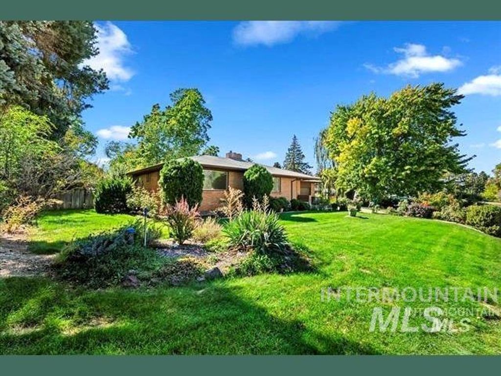 10529 W Stardust Dr, Boise, ID 83709 photo 3