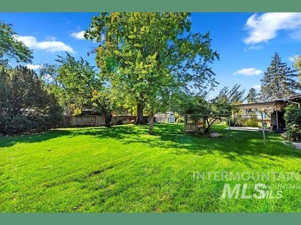10529 W Stardust Dr, Boise, ID 83709 photo 9