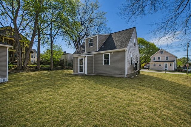 121 Durfee St, New Bedford, MA 02740