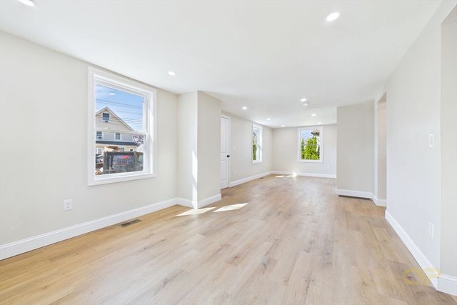 121 Durfee St, New Bedford, MA 02740