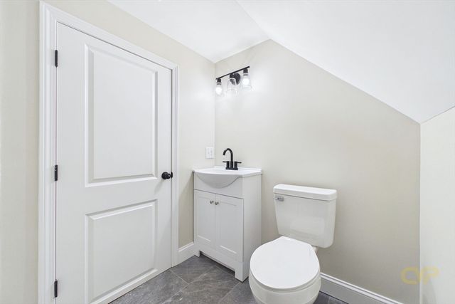 121 Durfee St, New Bedford, MA 02740