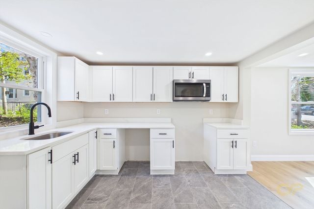 121 Durfee St, New Bedford, MA 02740