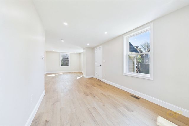 121 Durfee St, New Bedford, MA 02740