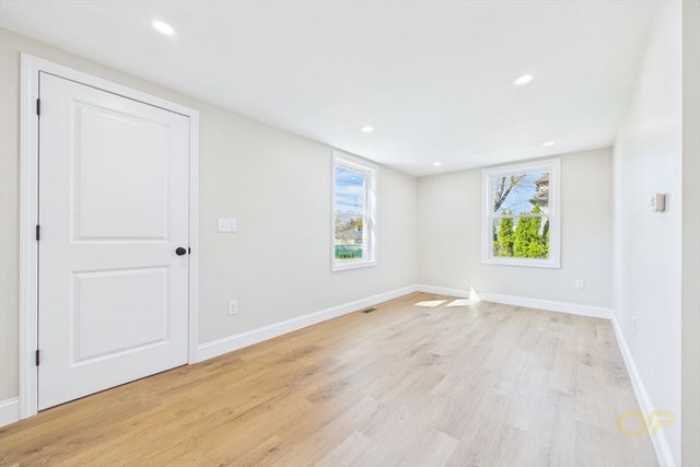 121 Durfee St, New Bedford, MA 02740
