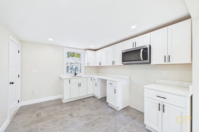 121 Durfee St, New Bedford, MA 02740