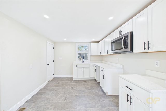 121 Durfee St, New Bedford, MA 02740