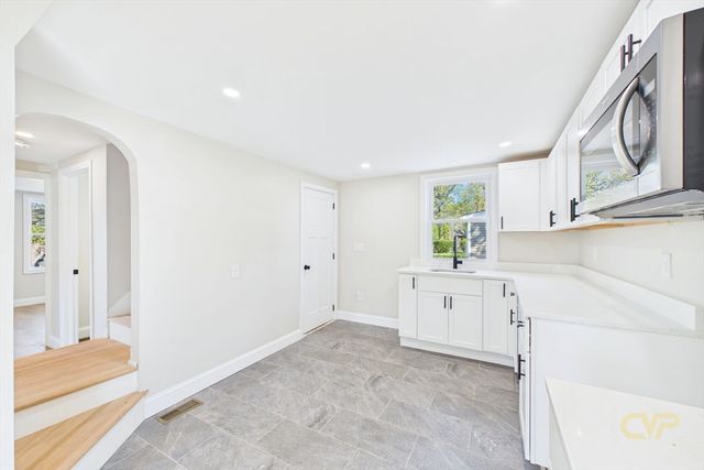 121 Durfee St, New Bedford, MA 02740