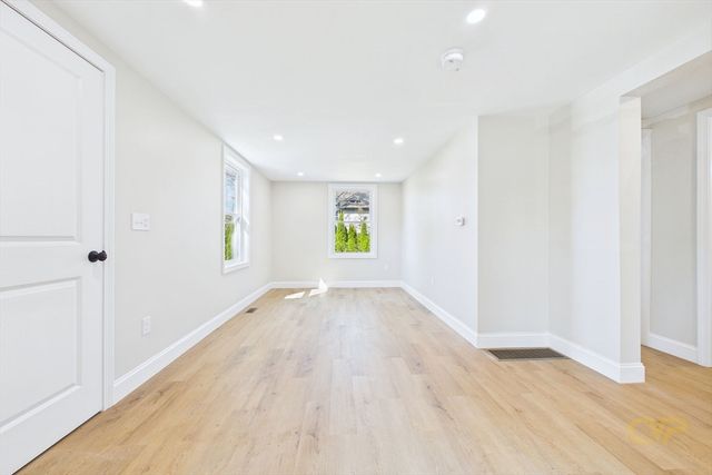 121 Durfee St, New Bedford, MA 02740