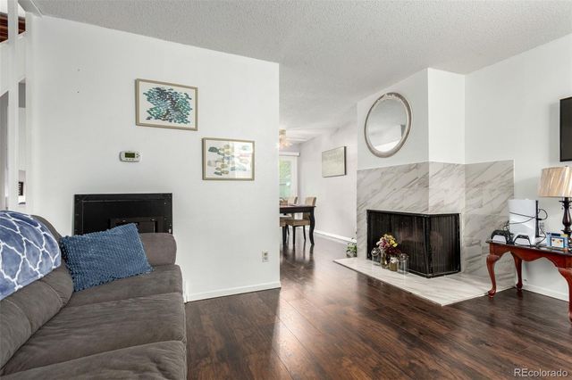 1977 S Oakland Way, Aurora, CO 80014