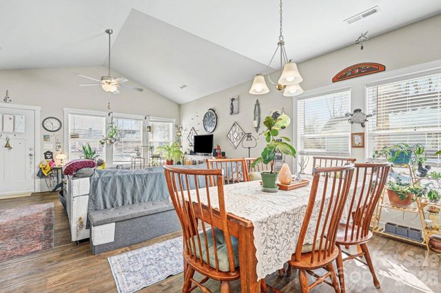 215 James Street, Lexington, NC 27295