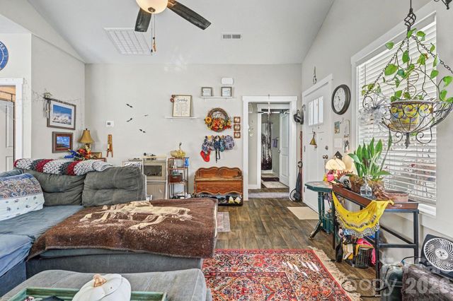 215 James Street, Lexington, NC 27295