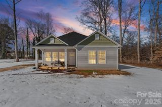 215 James Street, Lexington, NC 27295