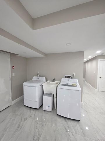 1720 New Haven Avenue, Far Rockaway, NY 11691