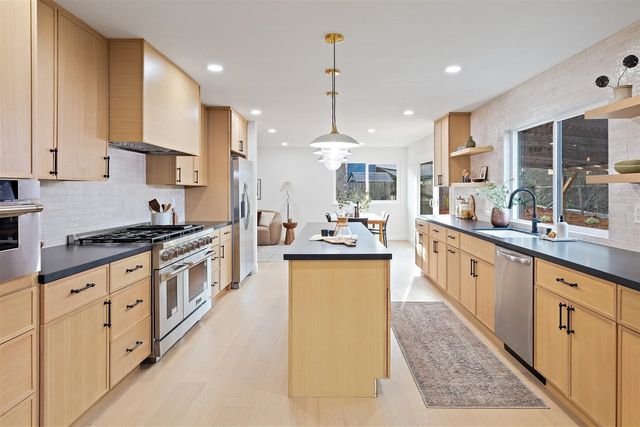 125 Larkwood Cir, Danville, CA 94526