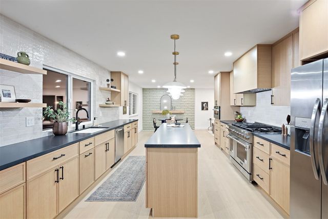 125 Larkwood Cir, Danville, CA 94526