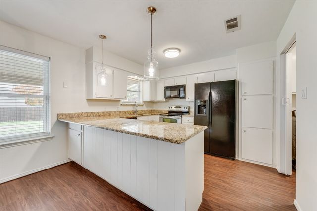 516 Roberts Drive, Saginaw, TX 76179