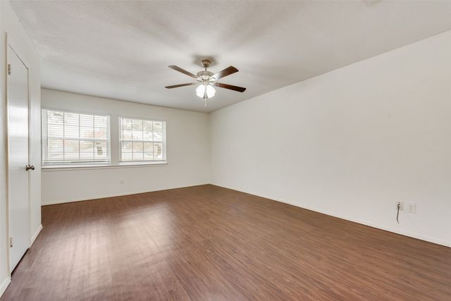 516 Roberts Drive, Saginaw, TX 76179