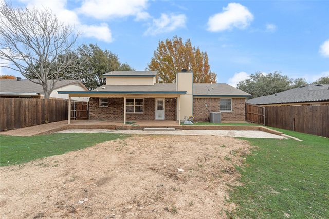516 Roberts Drive, Saginaw, TX 76179