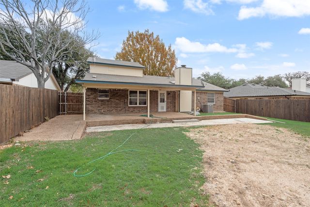 516 Roberts Drive, Saginaw, TX 76179