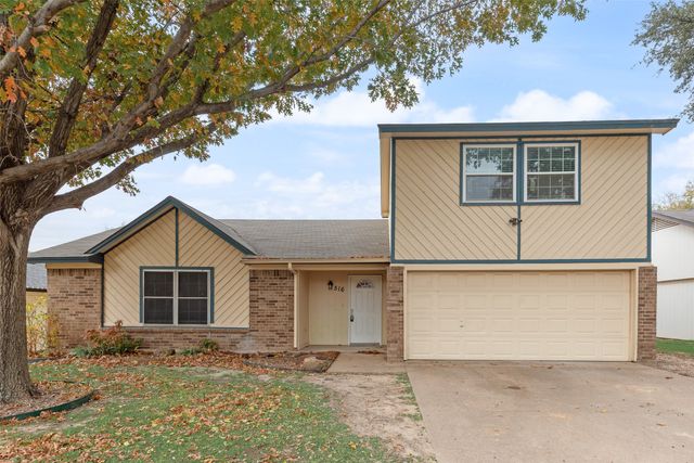 516 Roberts Drive, Saginaw, TX 76179