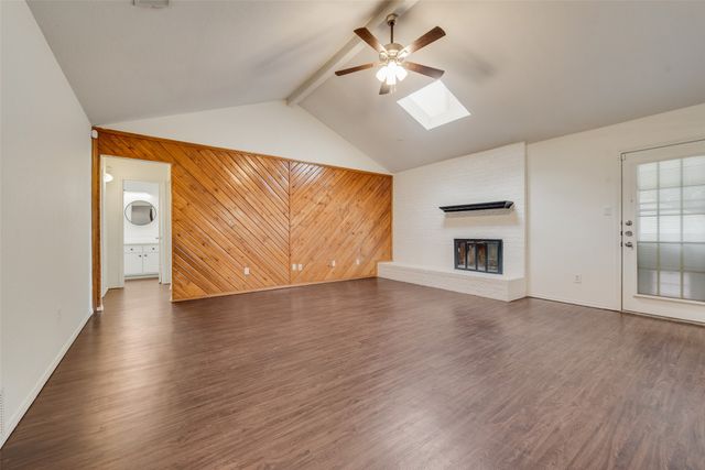 516 Roberts Drive, Saginaw, TX 76179