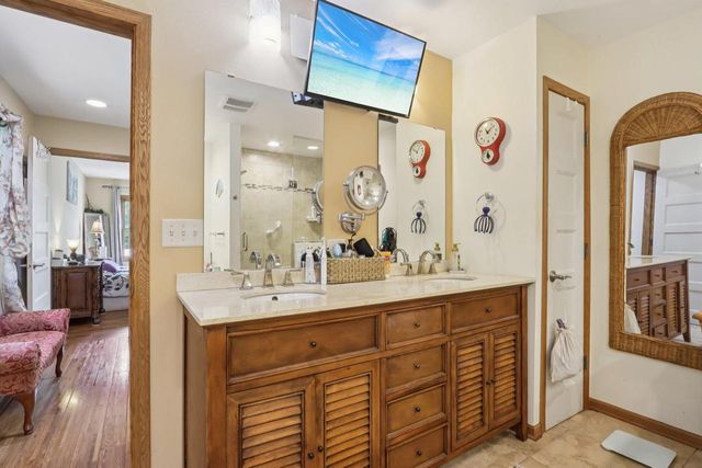 7170 S Countryside DRIVE, Franklin, WI 53132