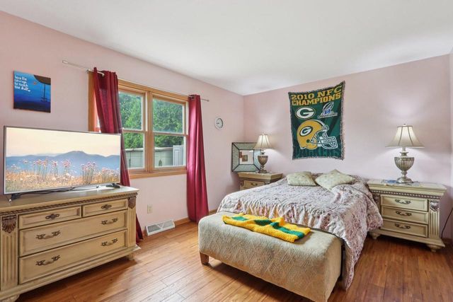 7170 S Countryside DRIVE, Franklin, WI 53132
